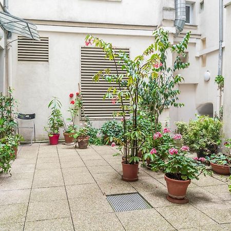 Apart Merryland Paris Chatelet Exterior photo